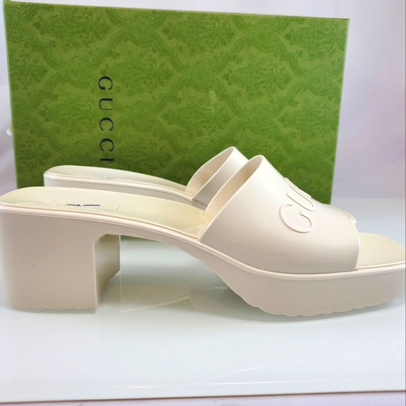 NIB $450 Gucci Logo Women's White Rubber Slide Slip-on Sandals Mules Sz 38 - Picture 5 of 13